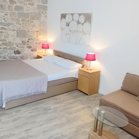Apartment Andela Kastela Bagian luar foto