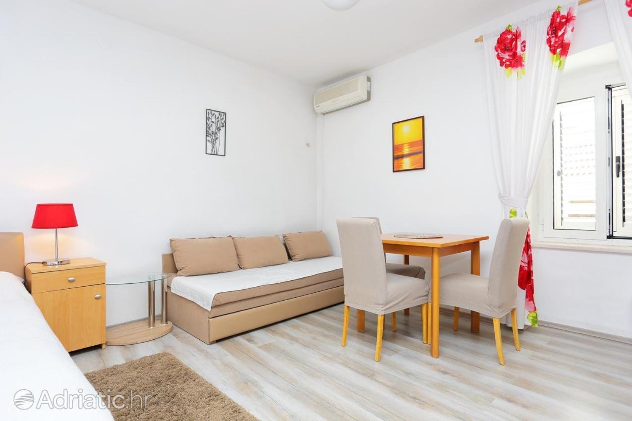 Apartment Andela Kastela Bagian luar foto