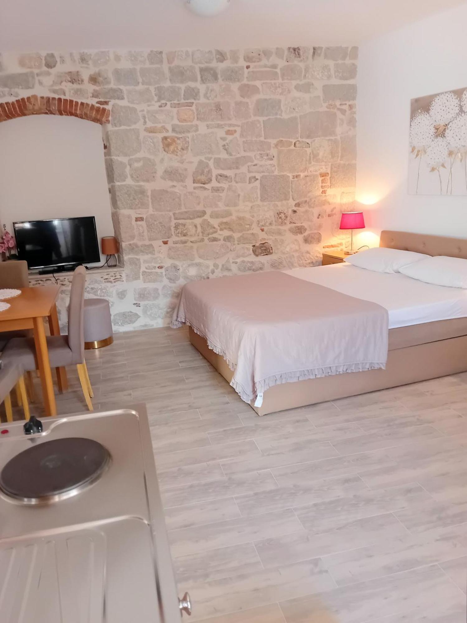 Apartment Andela Kastela Bagian luar foto
