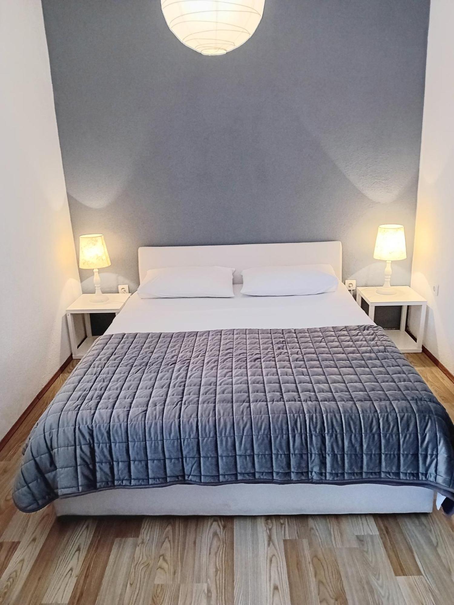 Apartment Andela Kastela Bagian luar foto