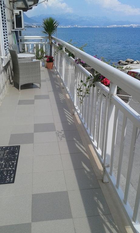 Apartment Andela Kastela Bagian luar foto