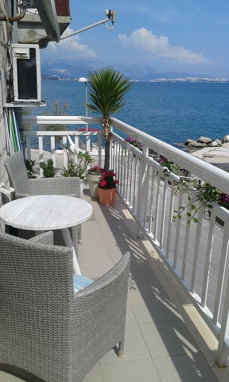 Apartment Andela Kastela Bagian luar foto